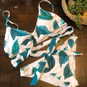 New Cupshe tropical print wrap top bikini size M